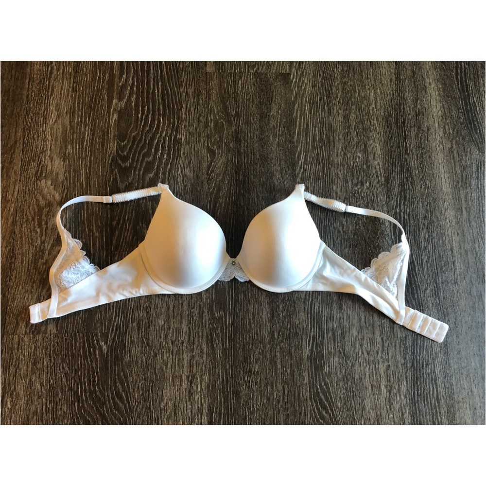 Vera Wang White Bra with Lace Details